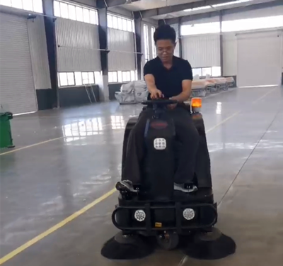 駕駛式掃地機(jī) 駕駛式掃地機(jī)