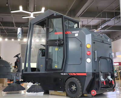 駕駛式掃地機(jī) 駕駛式掃地機(jī)