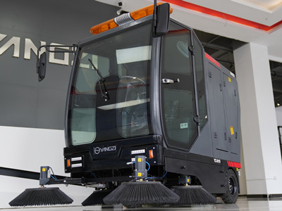 駕駛式掃地機 駕駛式掃地機